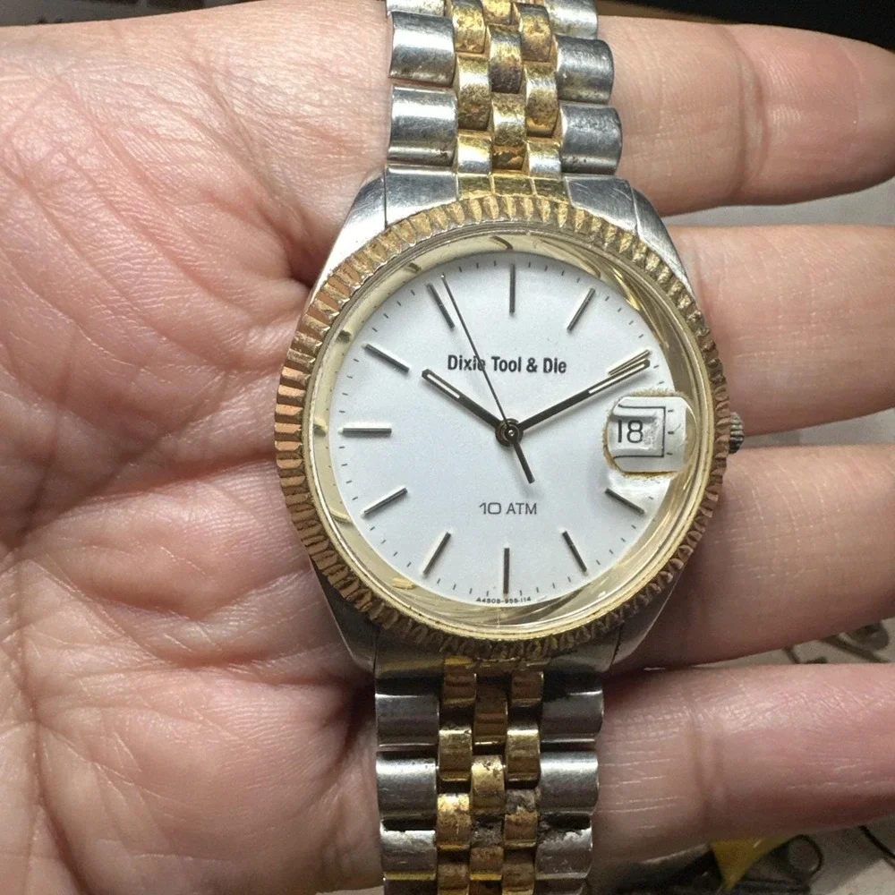 Working Vtg Dixie Tool & Die Quartz Watch‎ 10 ATM Two Tone Date Mens Watch 35mm